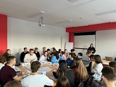 YuSU students took part in the CIS Model business game