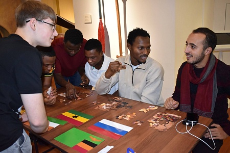 YuSU students help international students in adaptation